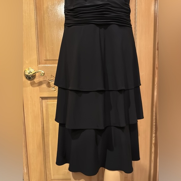 Evan Picone Black Halter Top V-Neck 3 Tier Midi Dress SZ 12 - Picture 3 of 6